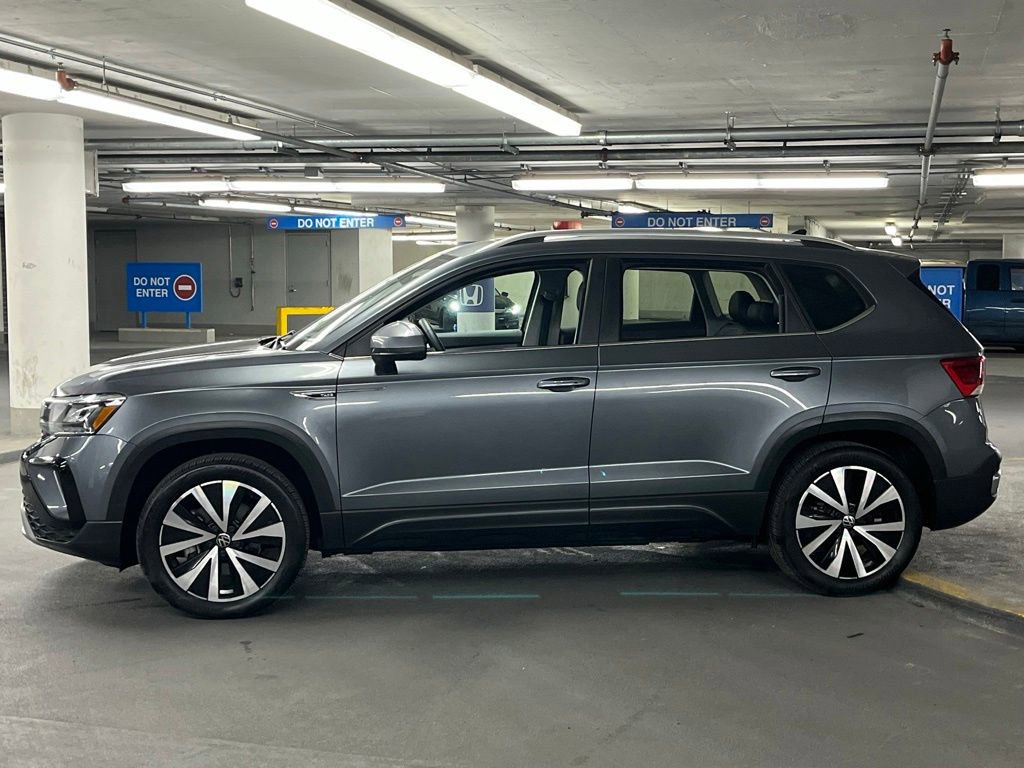 Used 2023 Volkswagen Taos SE w/ Panoramic Sunroof Package AWD/4WD image 33