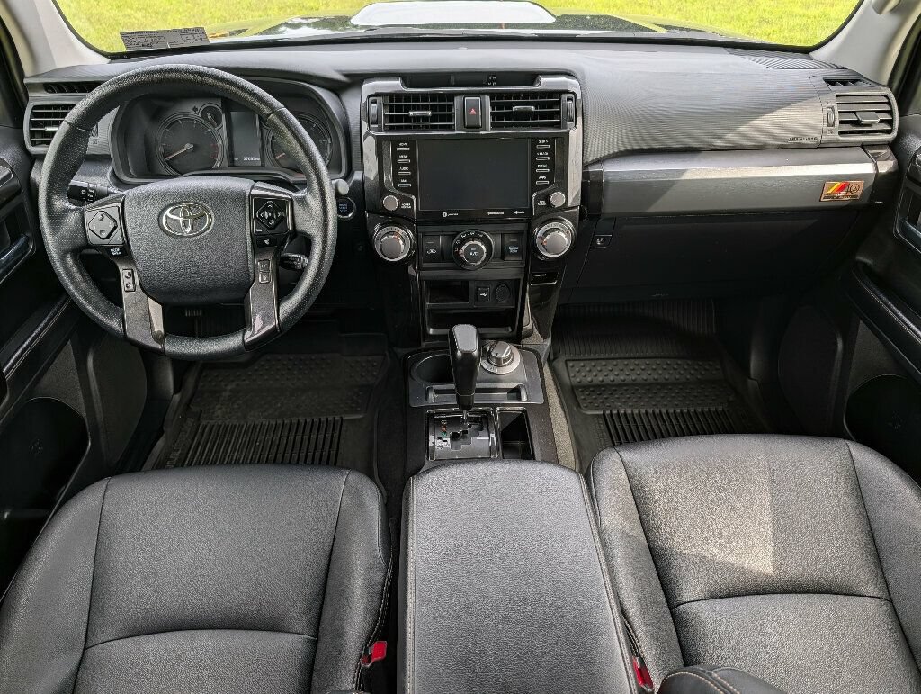 Used 2023 Toyota 4Runner 40th Anniversary SE AWD/4WD image 30
