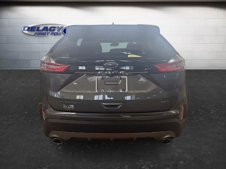 Used 2023 Ford Edge Titanium image 5