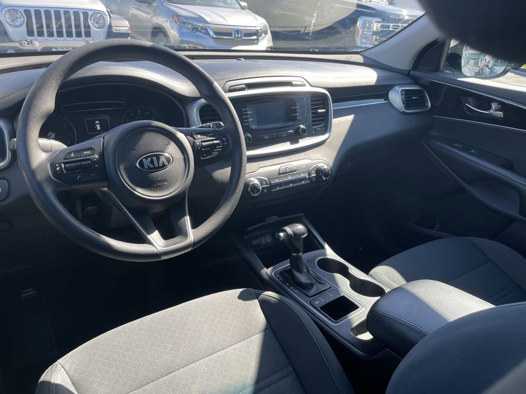 Used 2017 Kia Sorento FWD image 31