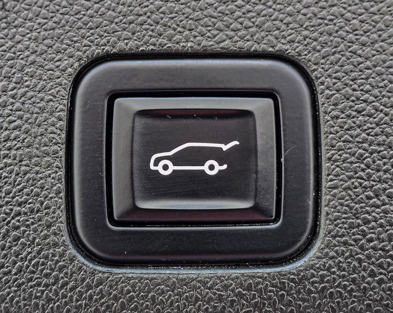 Used 2022 Chevrolet Tahoe LT w/ Luxury Package image 42