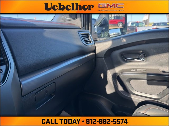 Used 2024 Nissan Titan PRO-4X image 30