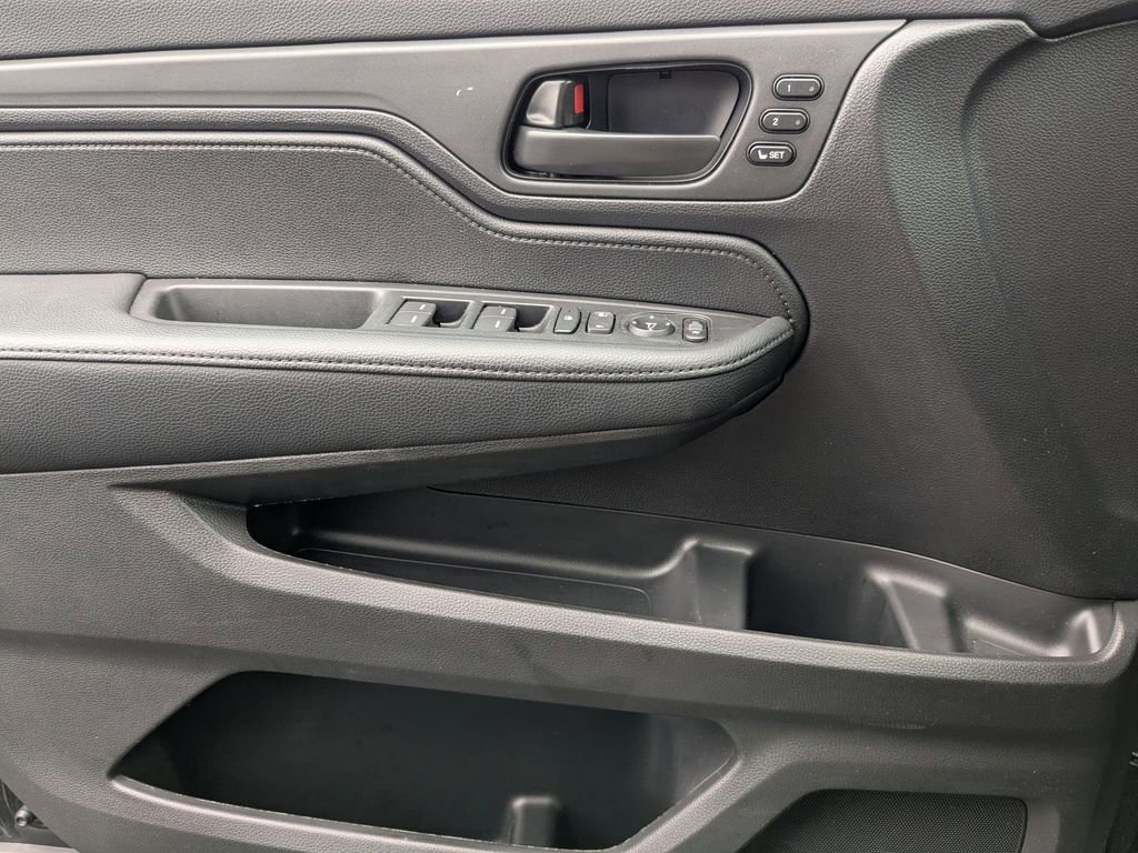 Used 2025 Honda Odyssey Sport-L image 11