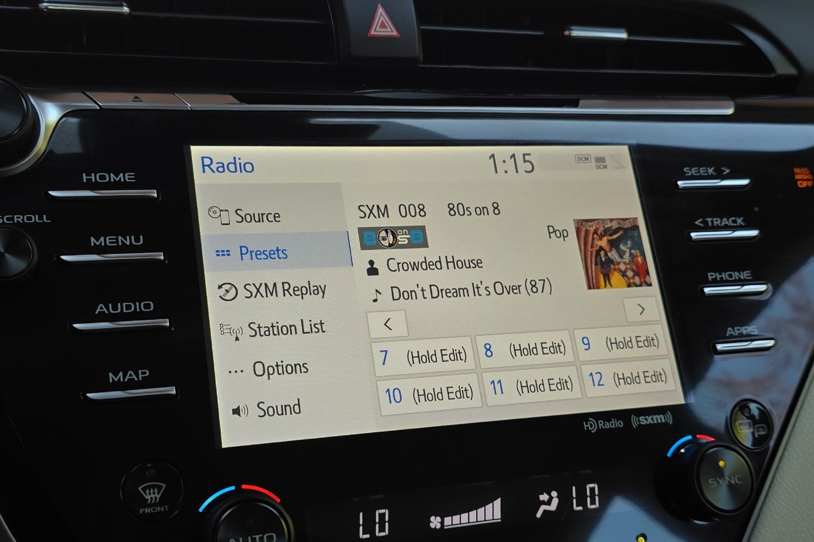 Used 2020 Toyota Camry XLE image 16