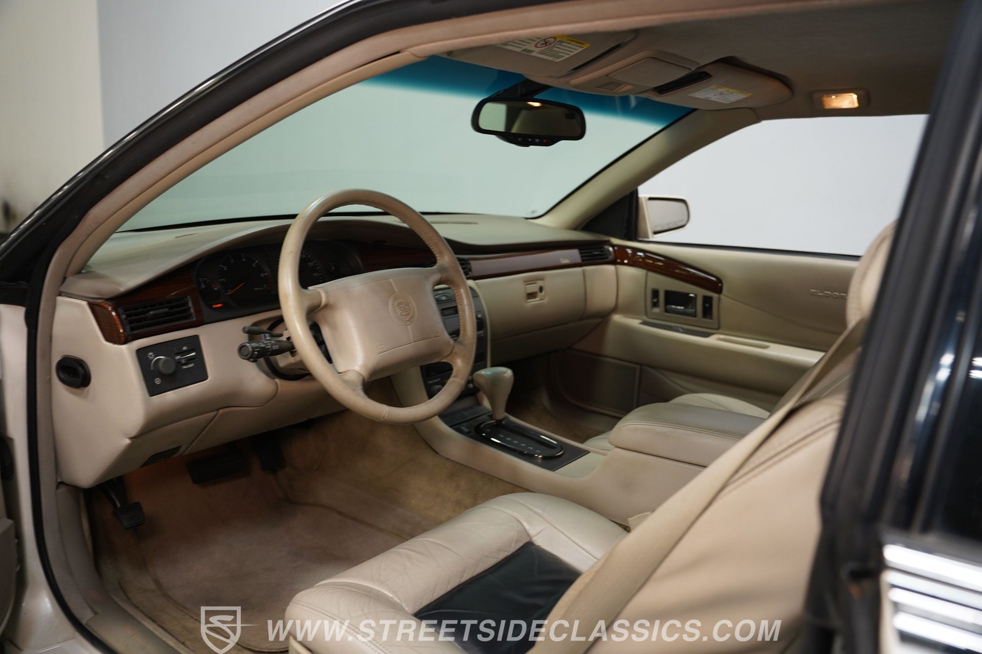 Used 2001 Cadillac Eldorado ESC w/ Comfort/Convenience Pkg FWD image 4