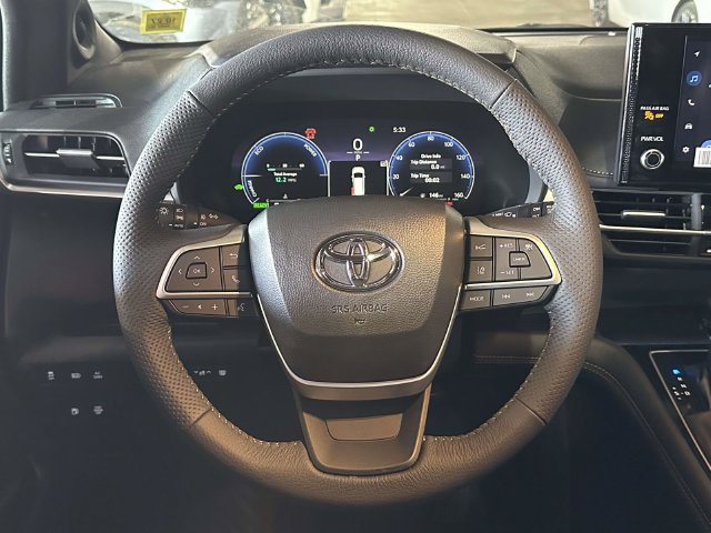 New 2026 Toyota Sienna XLE Woodland Edition AWD/4WD image 13