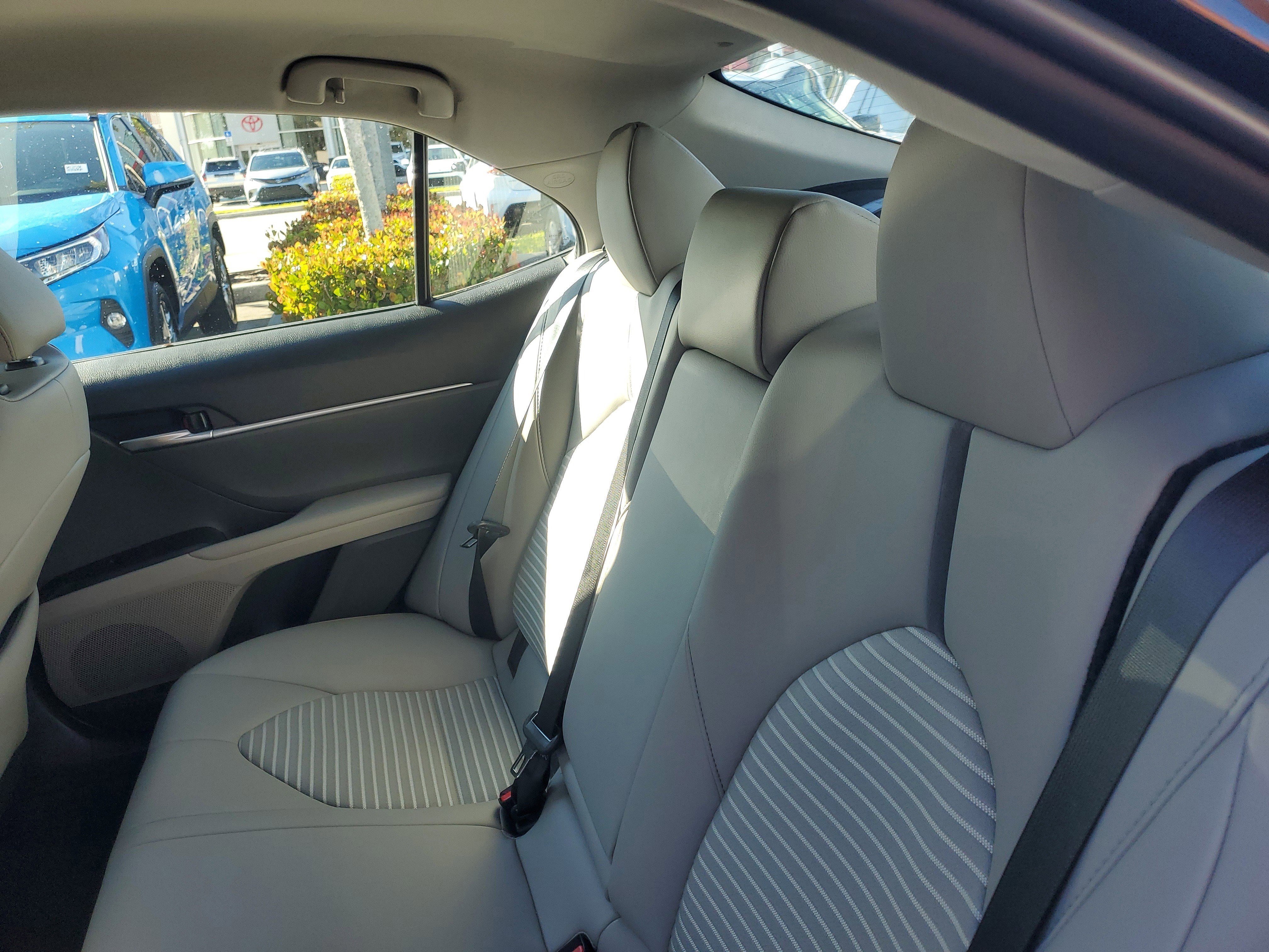 Used 2023 Toyota Camry SE image 13