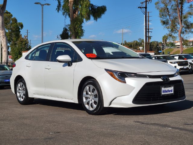 Used 2025 Toyota Corolla LE FWD image 30