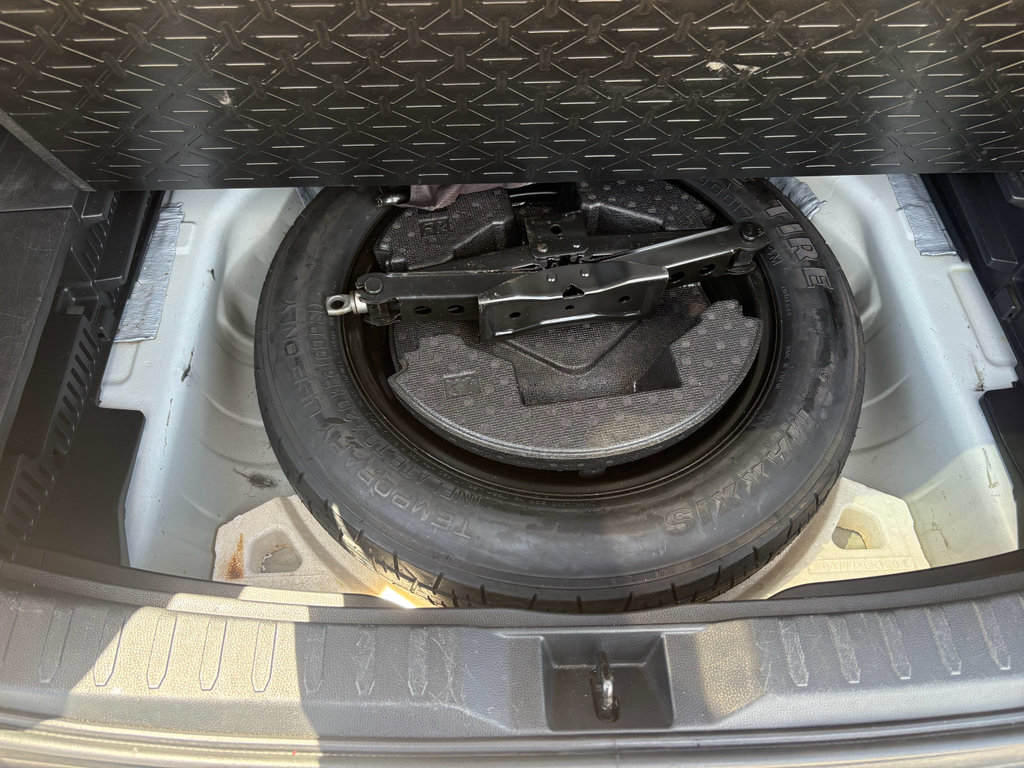 Used 2020 Toyota RAV4 LE FWD image 27