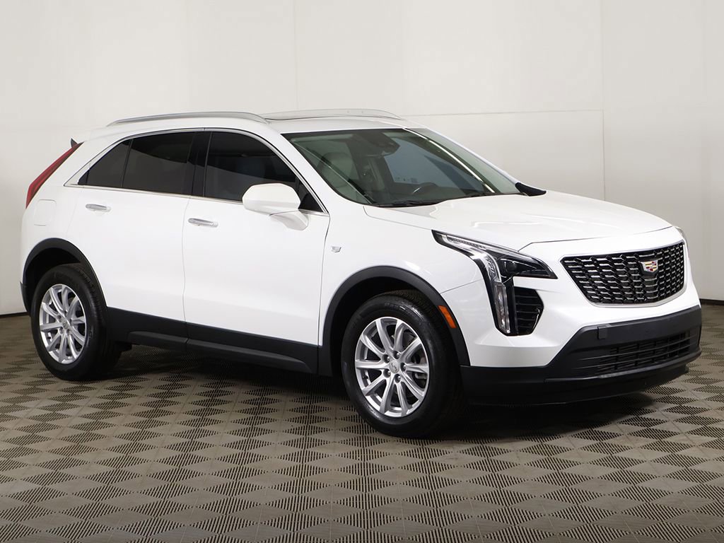 Used 2023 Cadillac XT4 Luxury w/ Cold Weather Package image 2