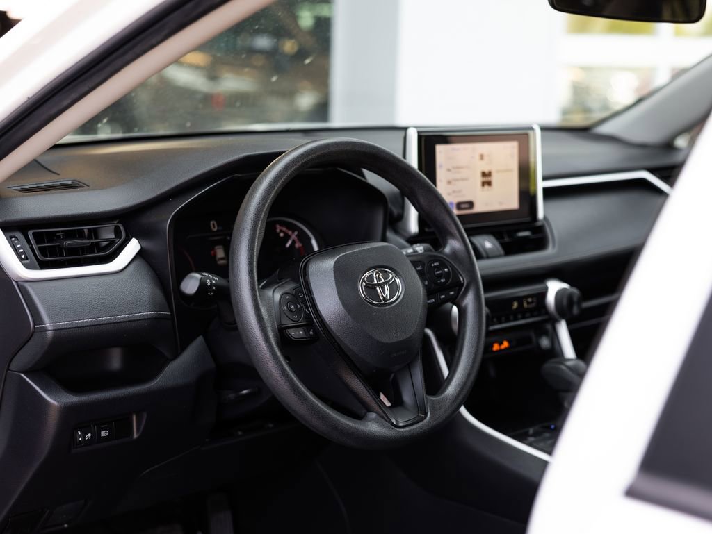 Used 2024 Toyota RAV4 LE AWD/4WD image 13