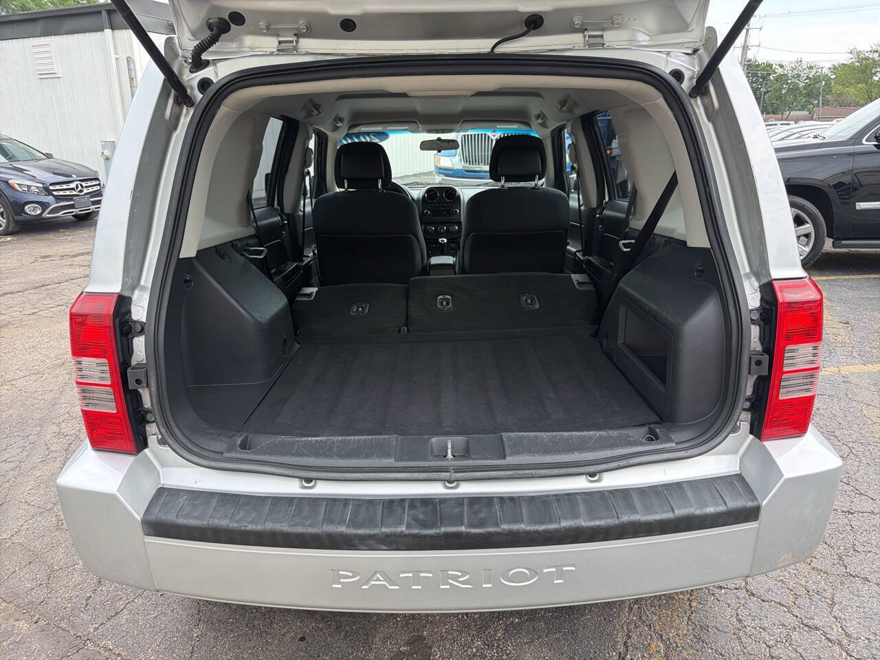 Used 2010 Jeep Patriot Sport w/ PWR Equipment Group FWD image 23