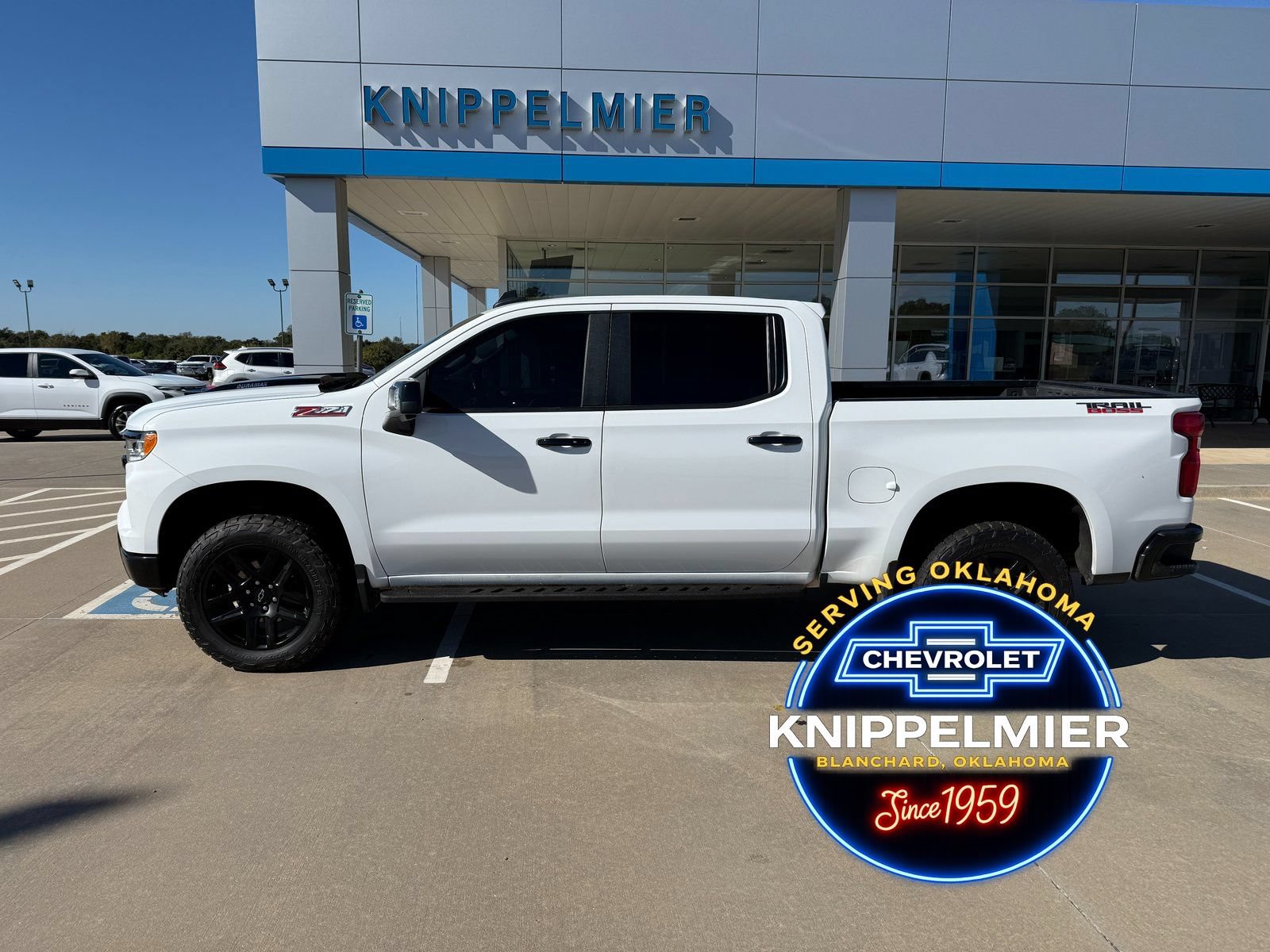 Used 2024 Chevrolet Silverado 1500 LT Trail Boss w/ LT Trail Boss Premium Package AWD/4WD image 1