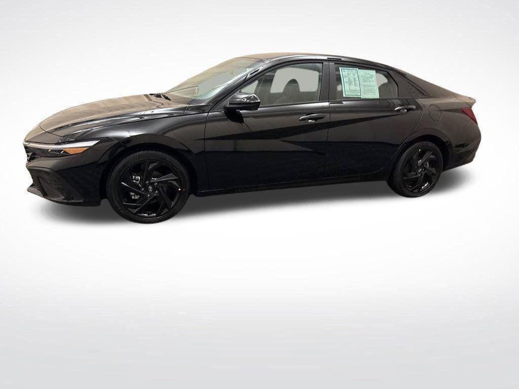 New 2026 Hyundai Elantra Sport FWD image 8