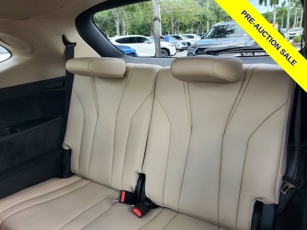 Certified 2025 Acura MDX w/ Technology Package FWD image 14