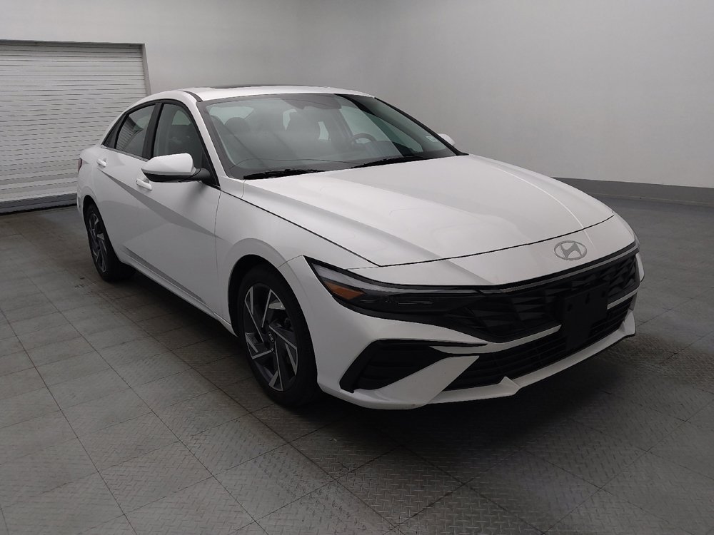 Used 2025 Hyundai Elantra SEL FWD image 13