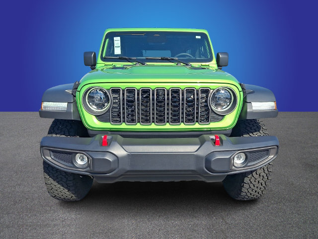 Used 2025 Jeep Wrangler Unlimited Rubicon w/ Convenience Group AWD/4WD image 2