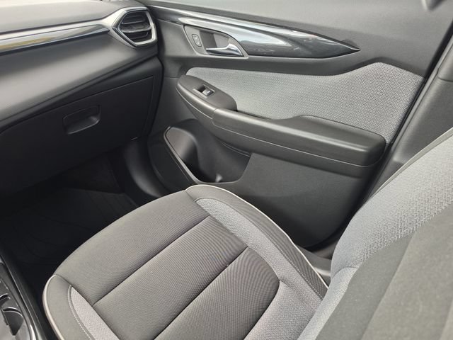 Used 2025 Chevrolet TrailBlazer LS w/ LS Convenience Package FWD image 16
