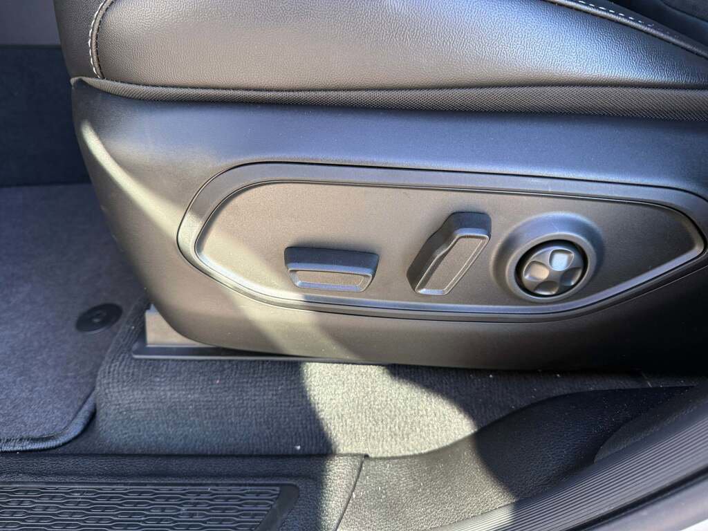 New 2026 Jeep Grand Cherokee Altitude image 27