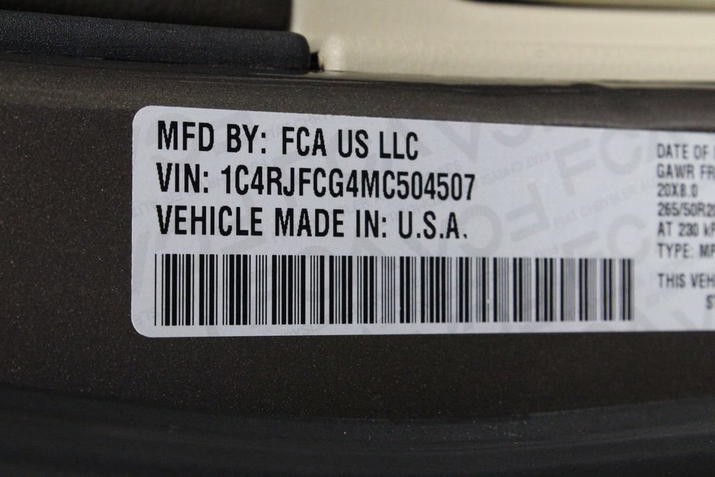 Used 2021 Jeep Grand Cherokee Overland AWD/4WD image 40