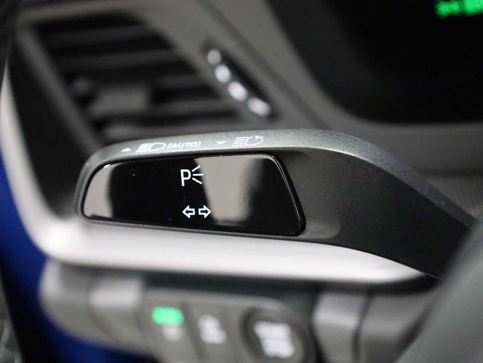 Certified 2025 Porsche 911 Carrera RWD image 30