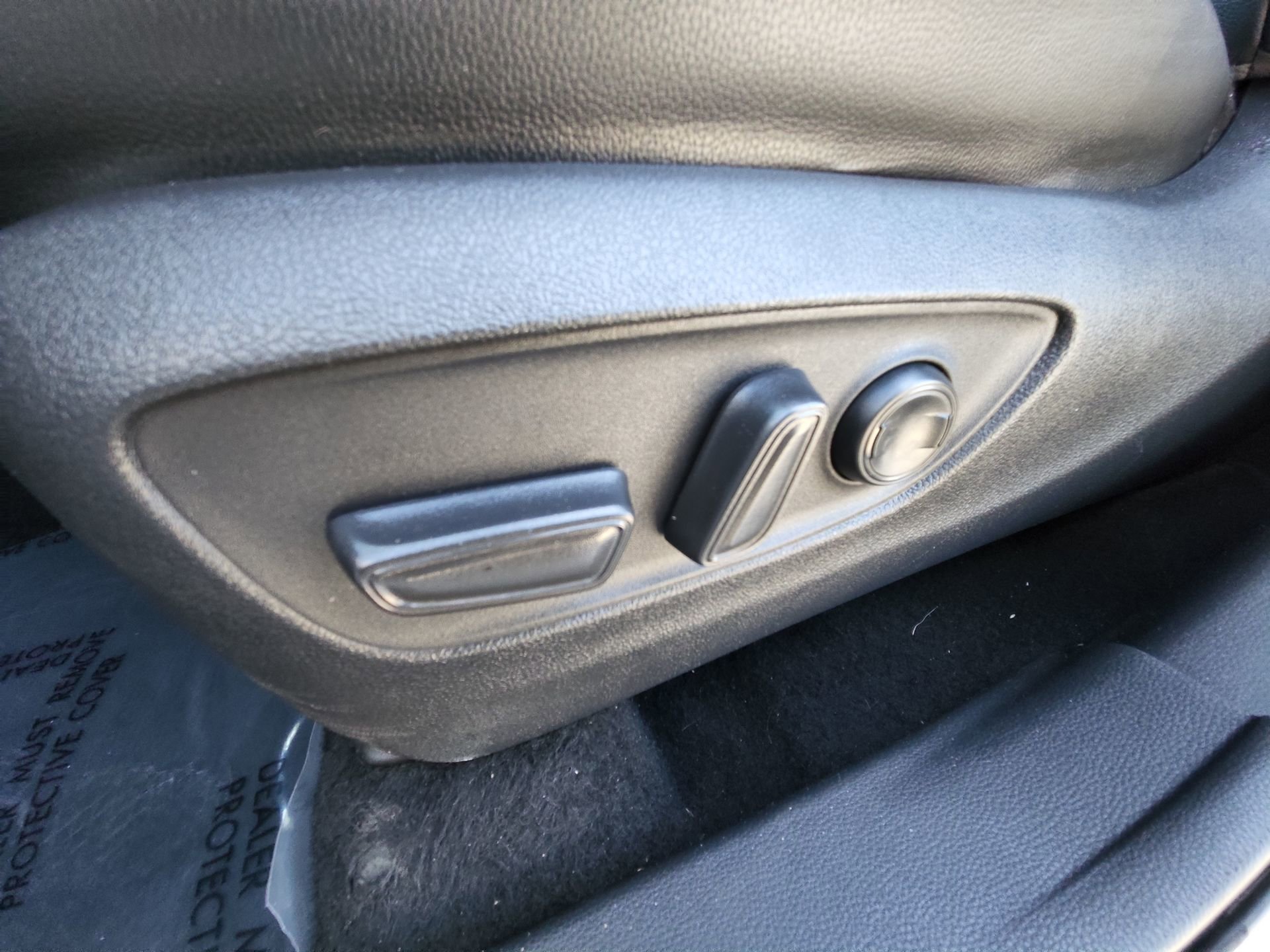 Used 2021 Toyota Highlander XLE image 14