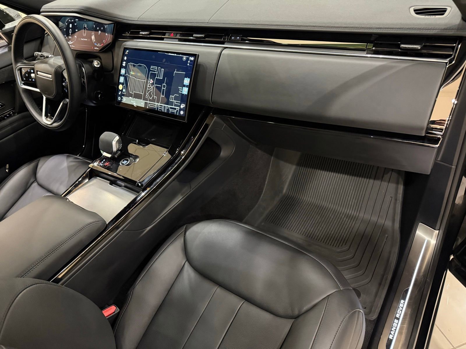 New 2025 Land Rover Range Rover Sport image 17