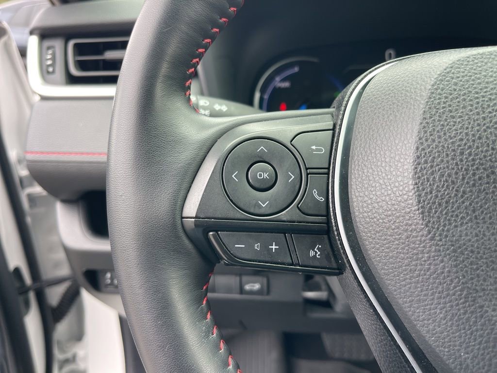 Used 2024 Toyota RAV4 SE w/ Weather & Moonroof Package image 17