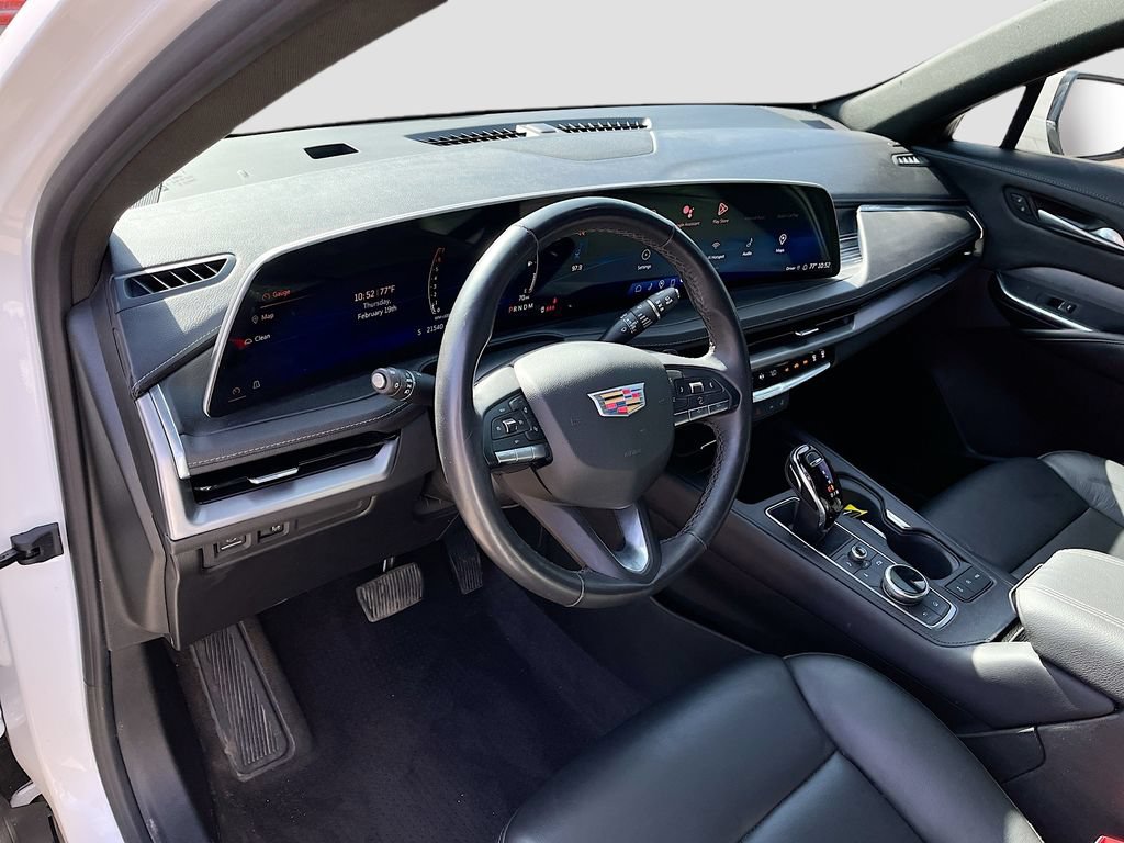 Used 2024 Cadillac XT4 Premium Luxury w/ Cold Weather Package FWD image 9