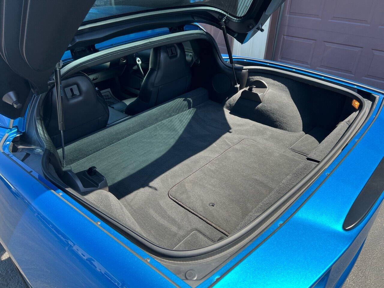 Used 2010 Chevrolet Corvette Coupe w/ 1LT RWD image 15