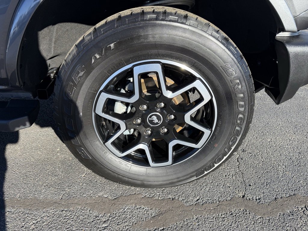 Used 2023 Ford Bronco Outer Banks image 9