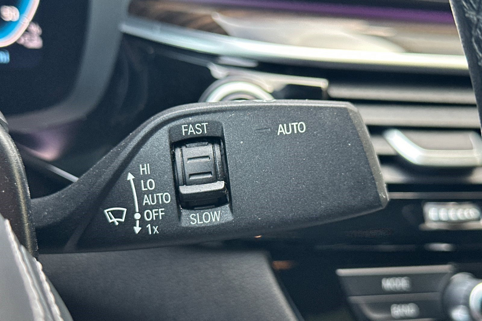 Certified 2023 BMW 530e w/ Convenience Package image 33