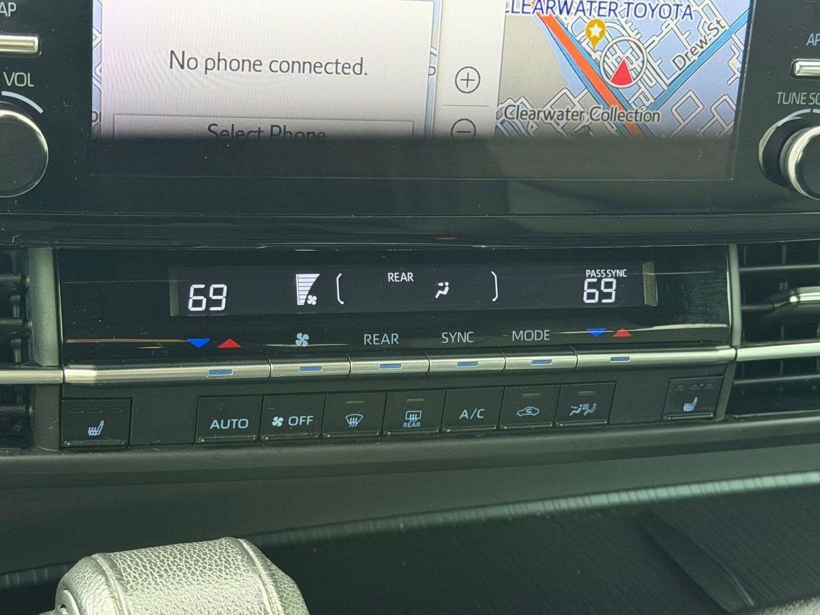Used 2022 Toyota Sienna XSE FWD image 20