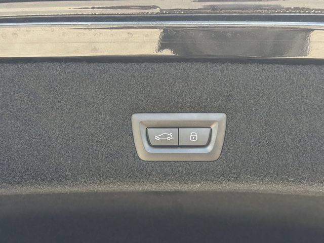 Used 2023 BMW 760i xDrive AWD/4WD image 33