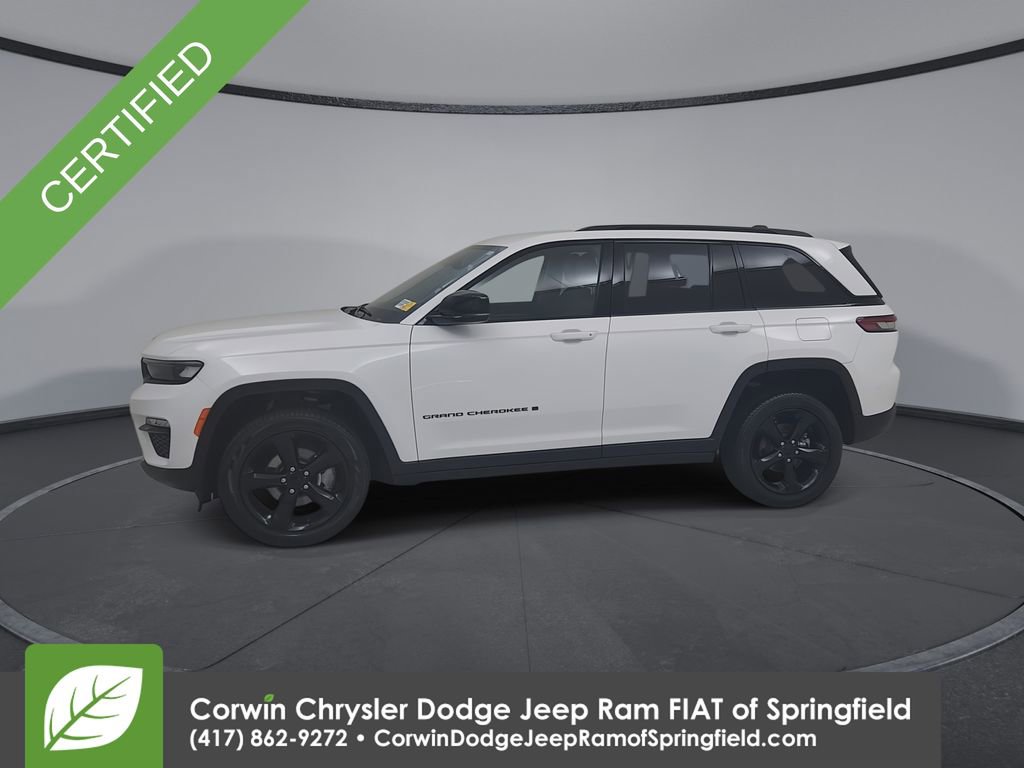 Used 2023 Jeep Grand Cherokee Limited w/ Black Appearance Package image 7