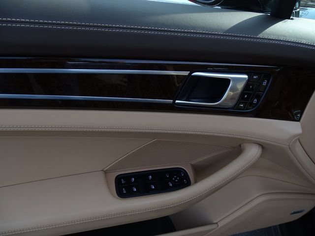 Used 2020 Porsche Panamera image 16