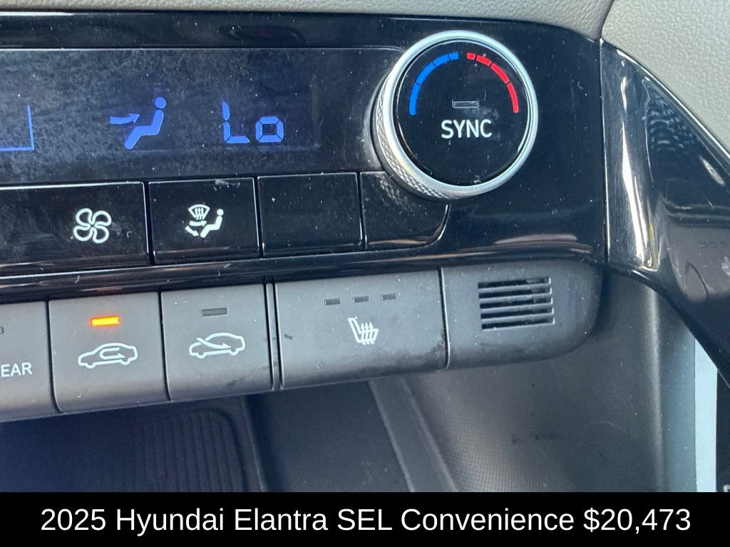 Used 2025 Hyundai Elantra SEL FWD image 30