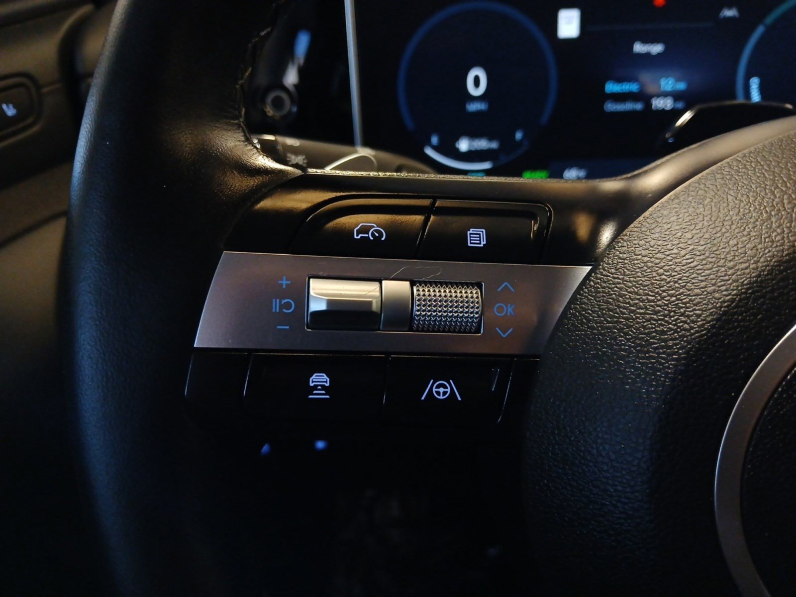 Certified 2025 Hyundai Tucson Limited image 17