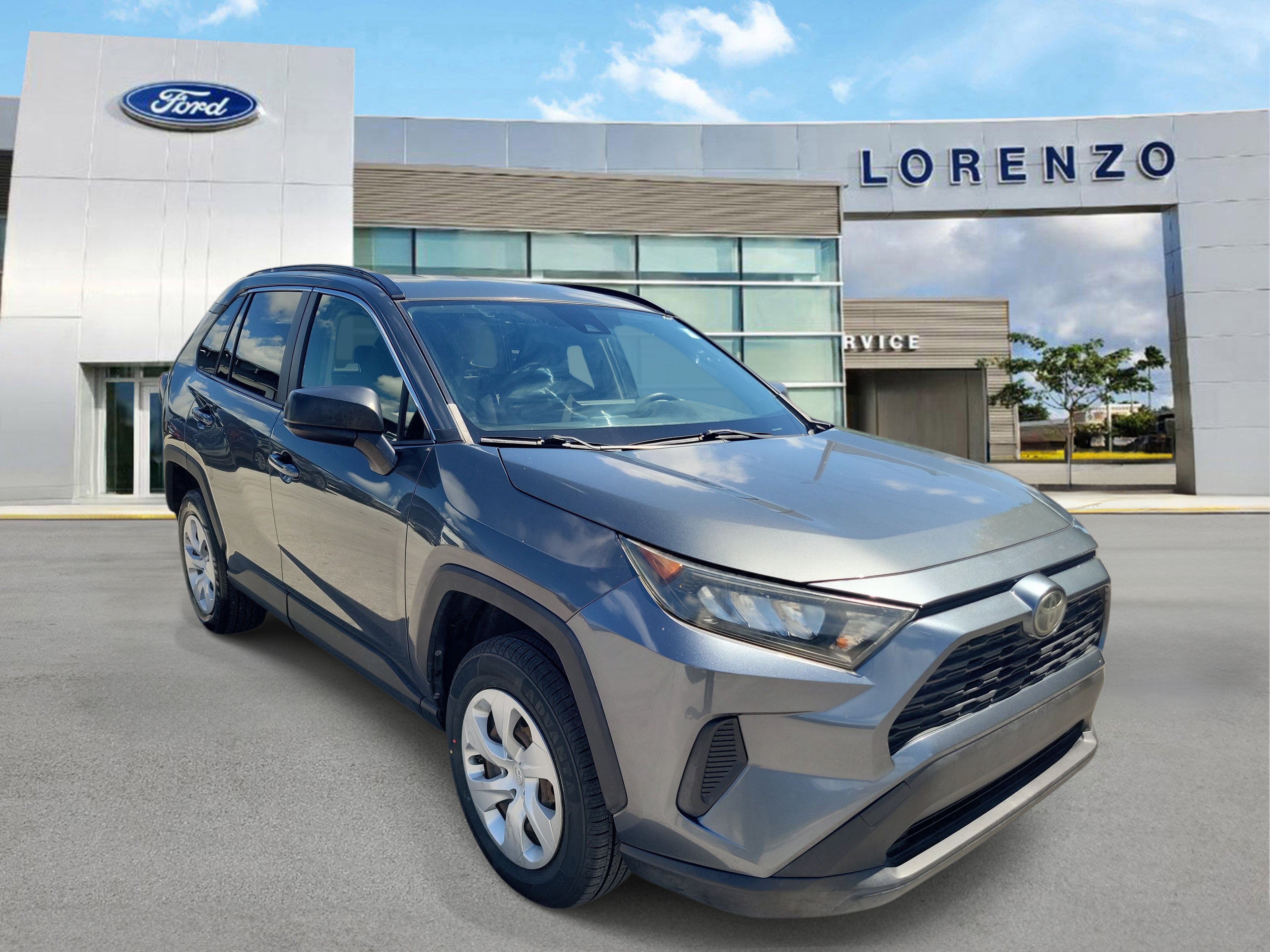 Used 2019 Toyota RAV4 LE FWD image 3
