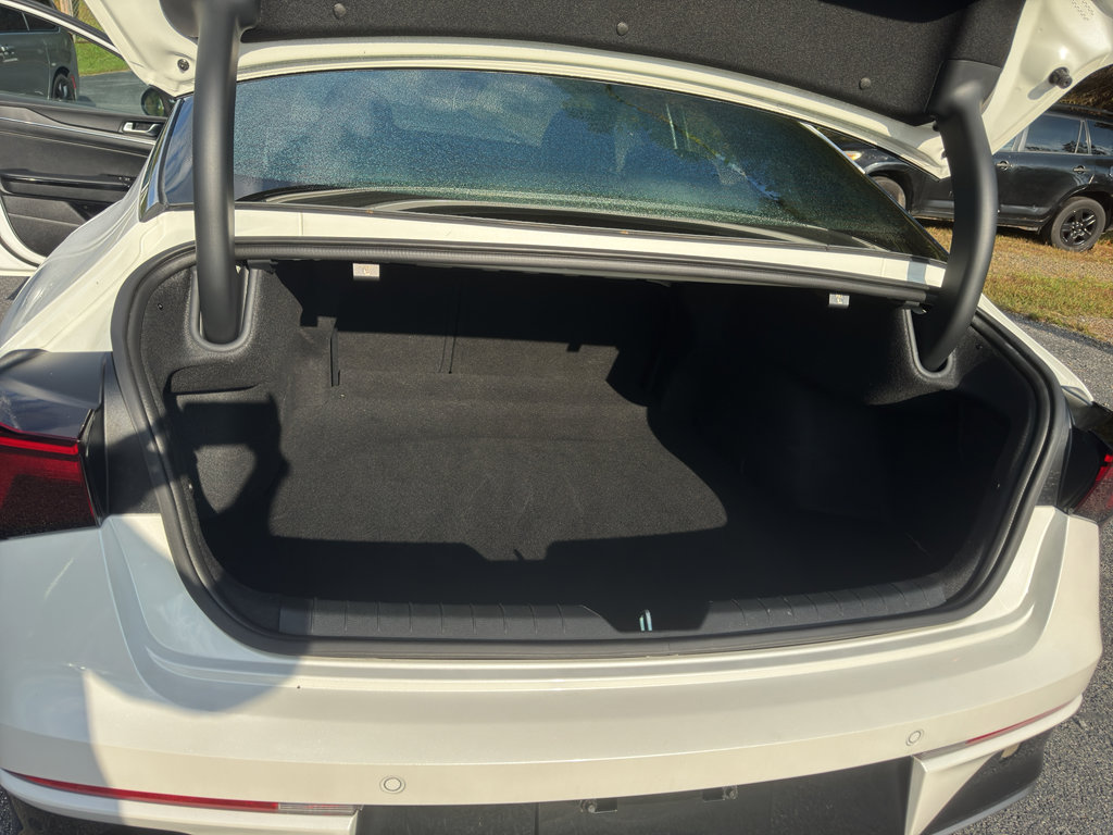 Used 2025 Kia K5 GT-Line w/ GT-Line Premium Package image 12