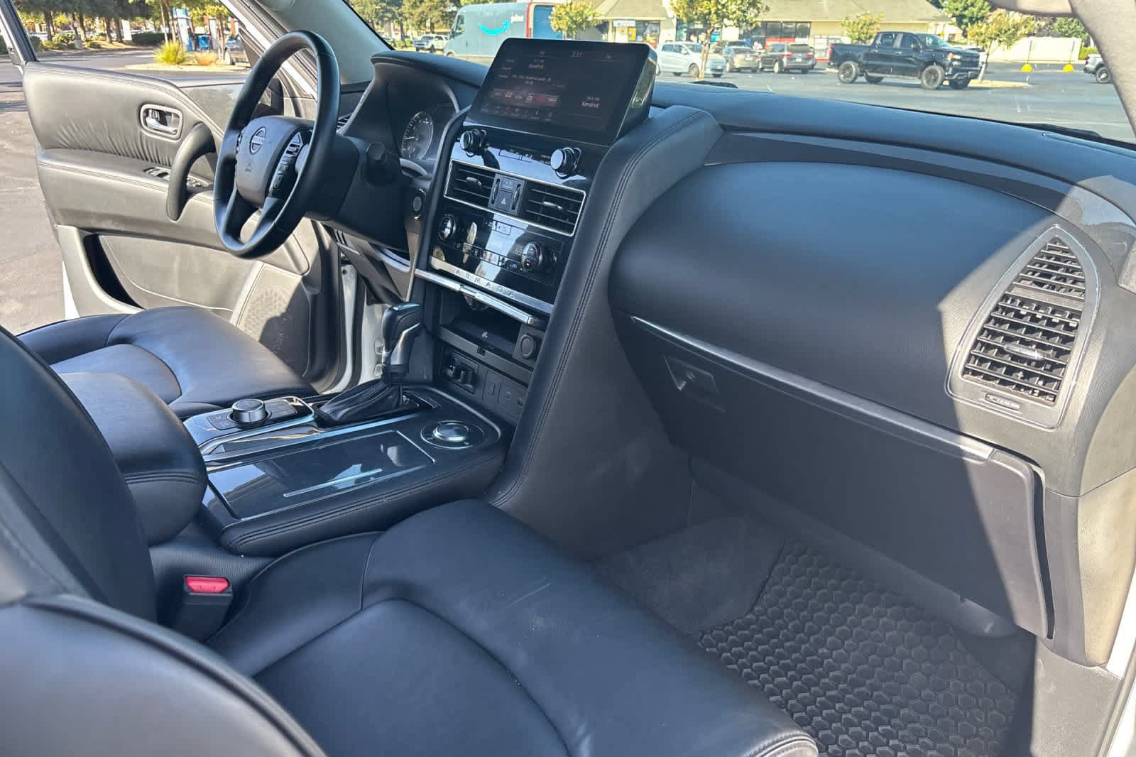 Used 2021 Nissan Armada SV w/ SV Appearance Package RWD image 19