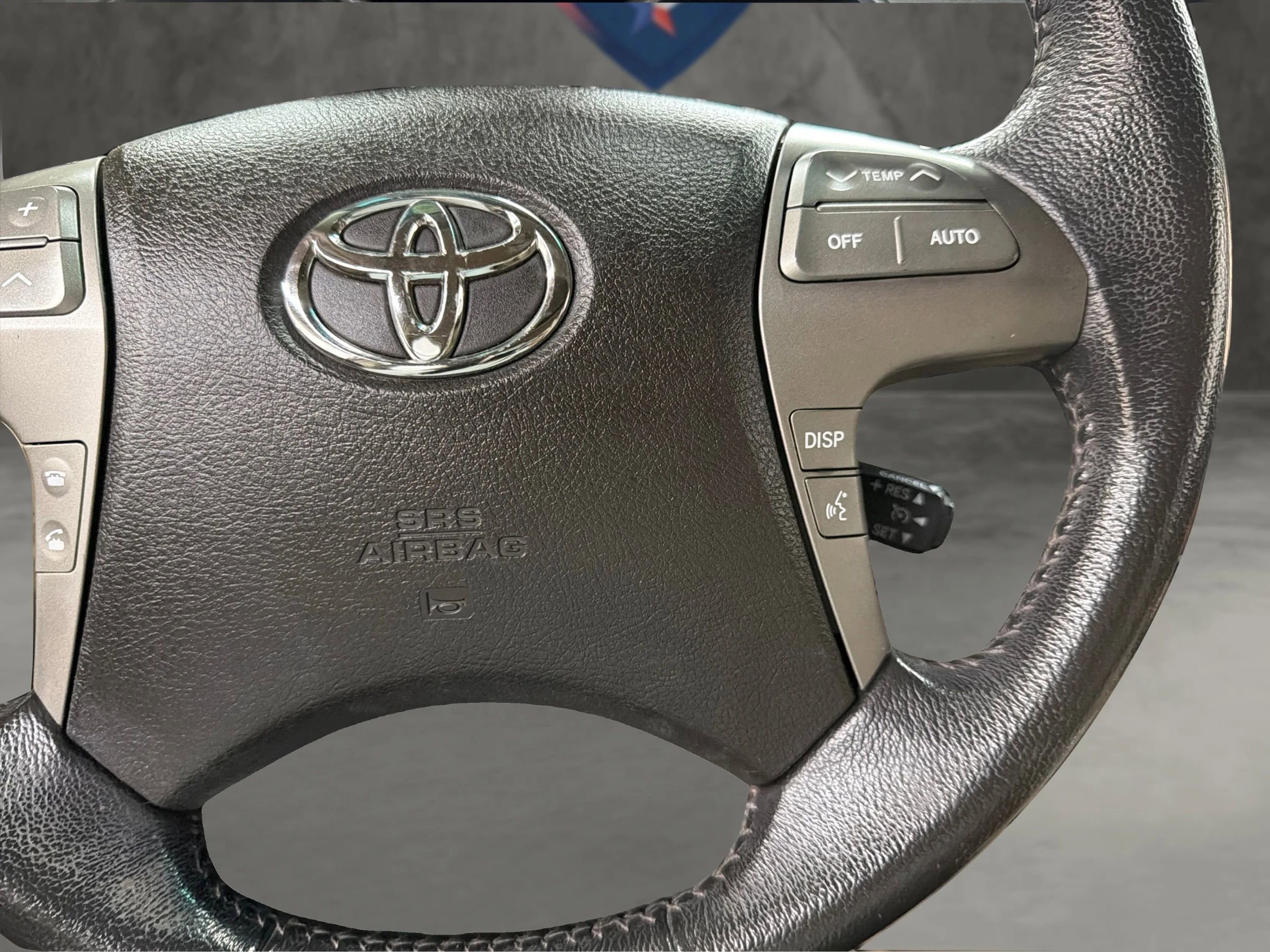 Used 2010 Toyota Highlander Limited FWD image 25