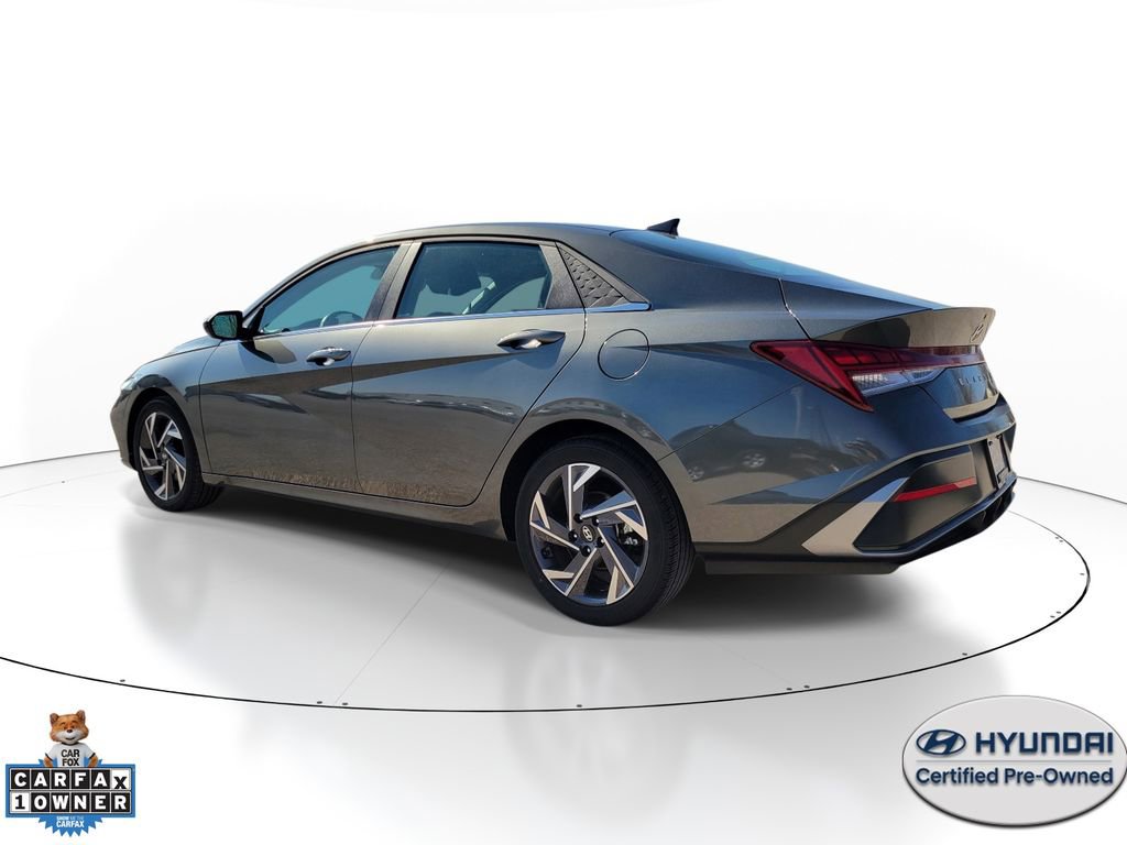 Used 2025 Hyundai Elantra SEL FWD image 3