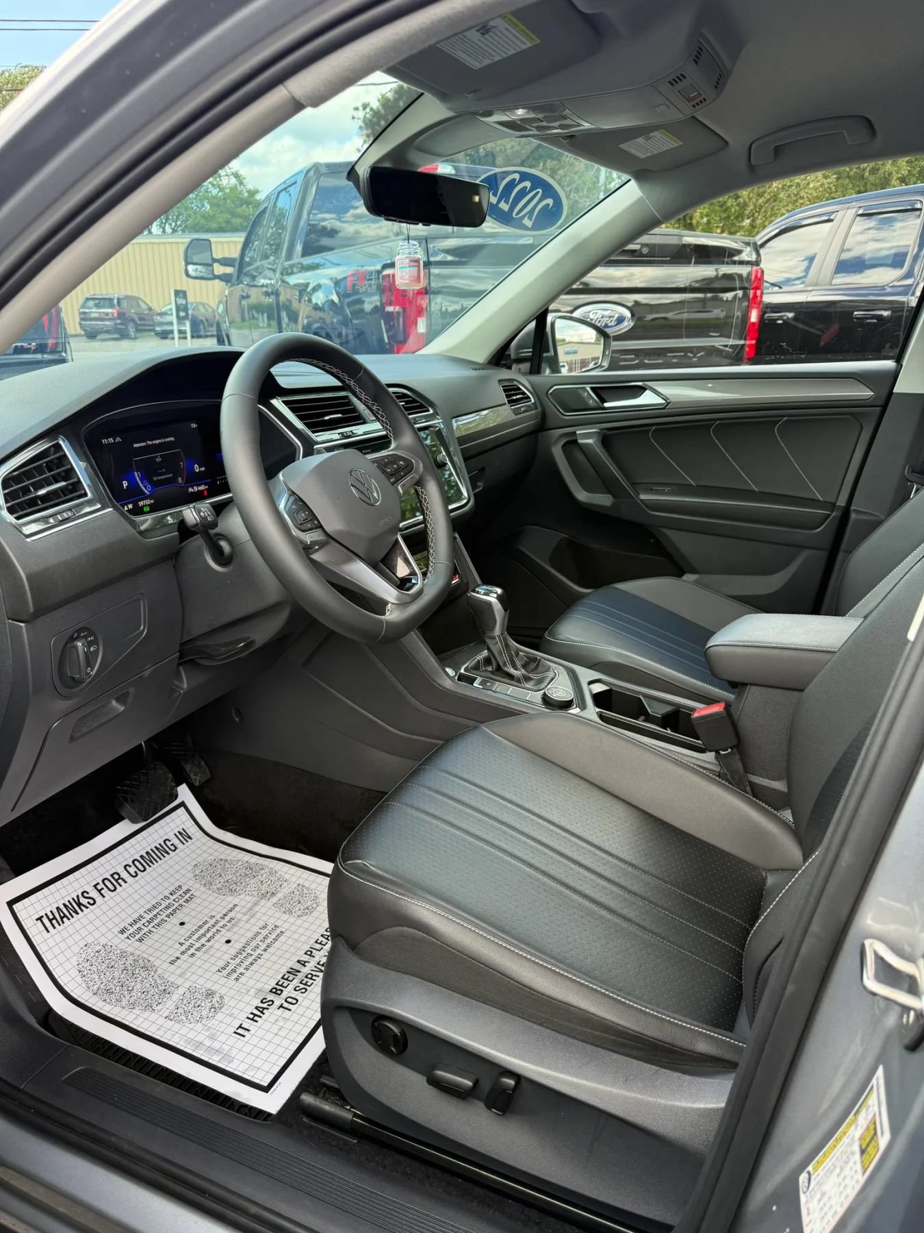 Used 2022 Volkswagen Tiguan SE AWD/4WD image 16