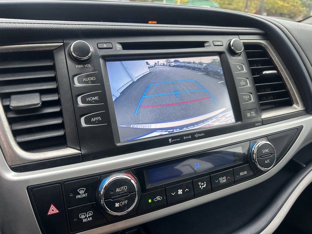 Used 2016 Toyota Highlander XLE image 25