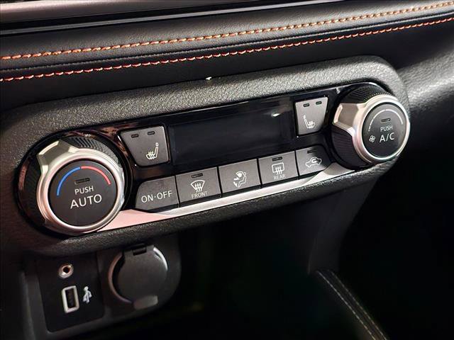 Used 2020 Nissan Kicks SR w/ SR Premium Package FWD image 30