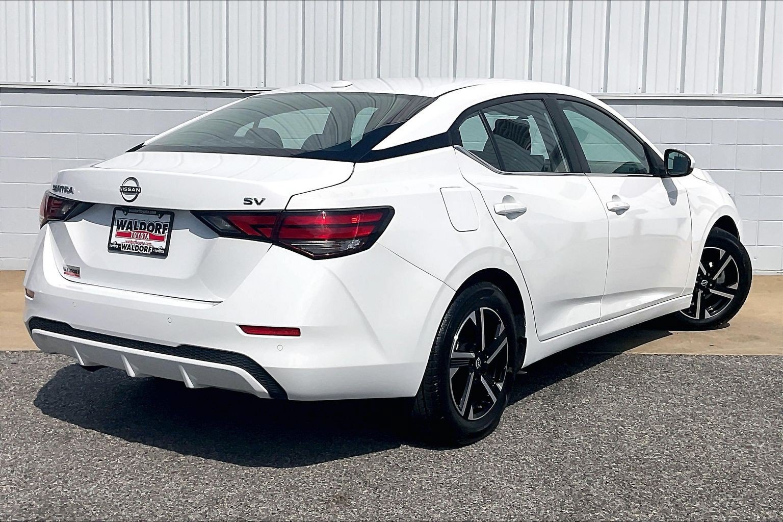 Used 2024 Nissan Sentra SV FWD image 17