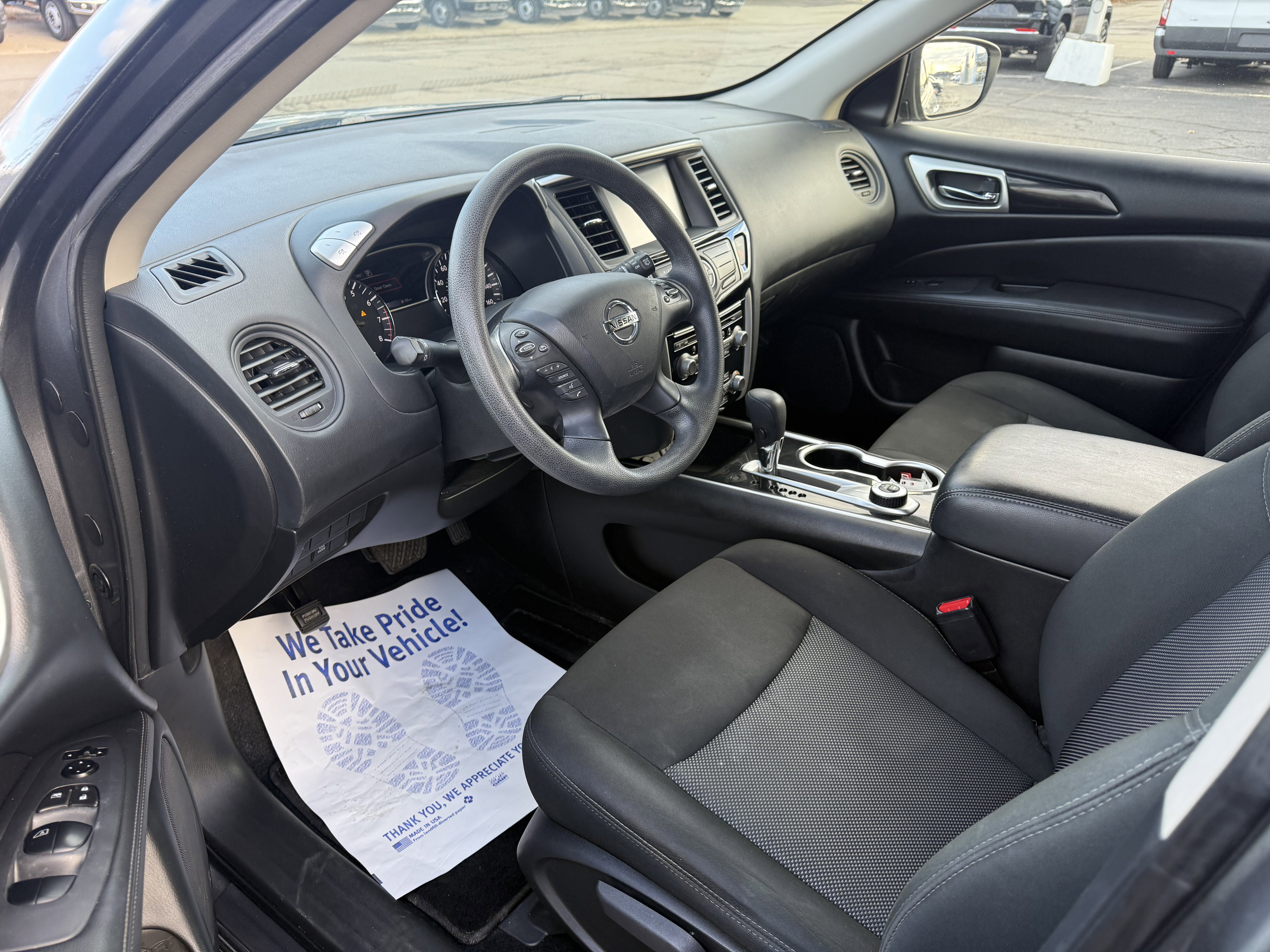 Used 2020 Nissan Pathfinder S image 7