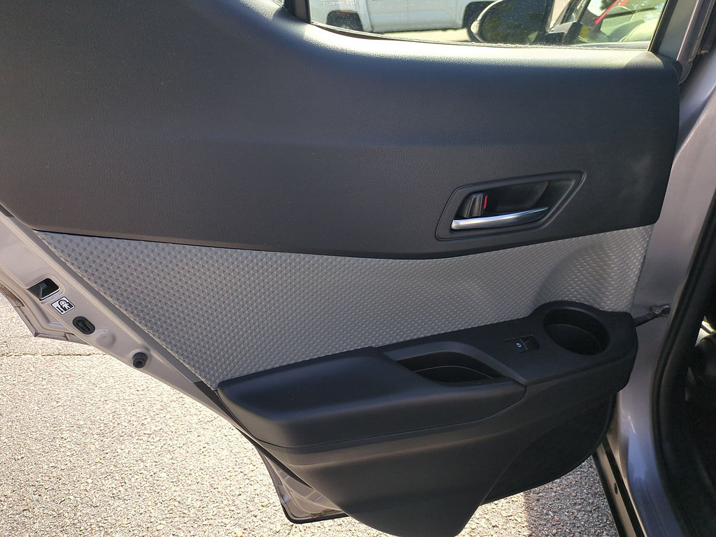 Used 2019 Toyota C-HR XLE FWD image 27