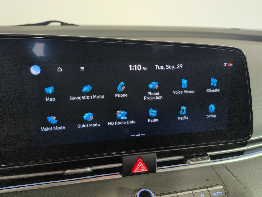 Used 2024 Hyundai Elantra SEL FWD image 33